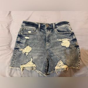 High Rise 90’s Boyfriend Shorts